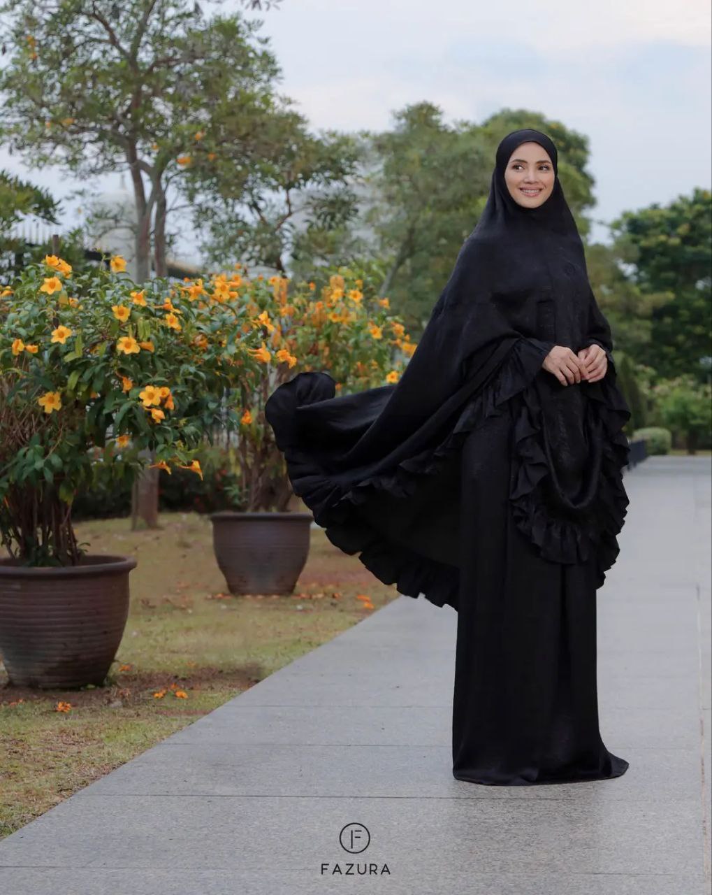 Telekung Ruffles Fazura Black Elegance